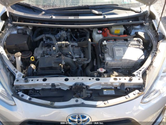 JTDKDTB37H1597384 Toyota Prius C One