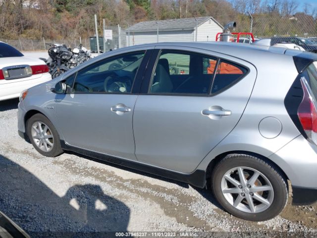 JTDKDTB37H1597384 Toyota Prius C One