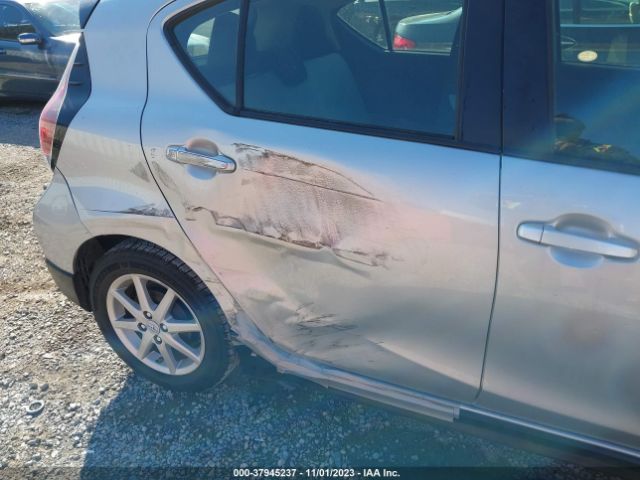 JTDKDTB37H1597384 Toyota Prius C One