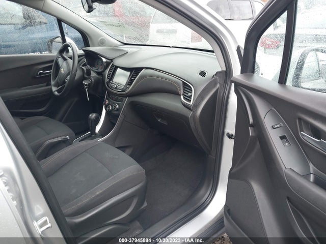 Chevrolet TRAX LS 2017 3GNCJNSB5HL272541 Image 5