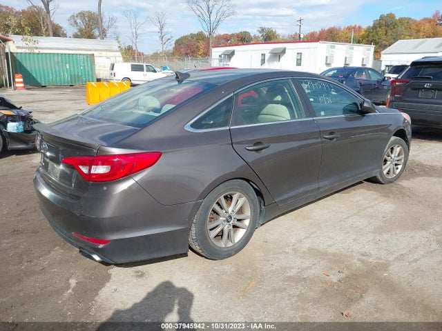 2015 HYUNDAI SONATA SE VIN: 5NPE24AF2FH035757