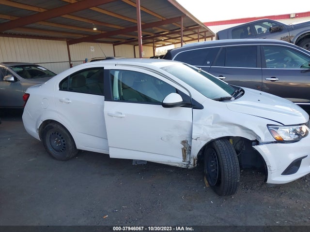 Chevrolet SONIC LS 2020 1G1JB5SB7L4140384 Image 13