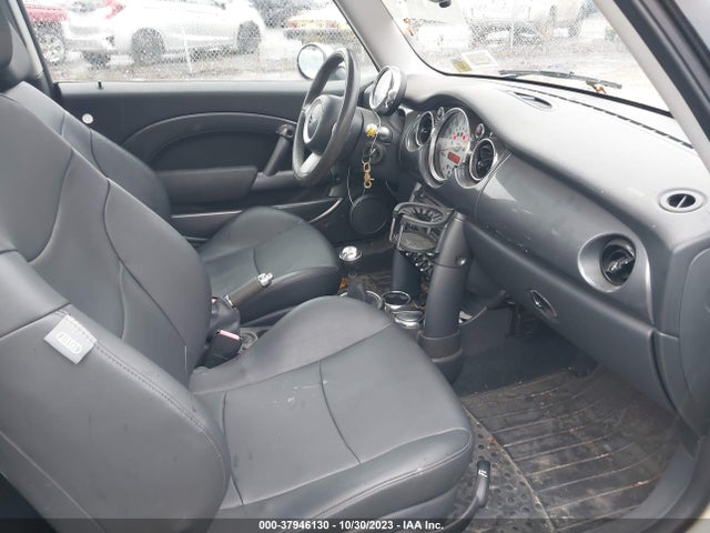 2005 MINI COOPER S WMWRE33555TD99477 Photo 4