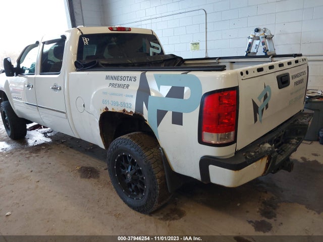 2011 GMC SIERRA 2500HD DENALI VIN: 1GT125C83BF198568