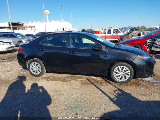 Toyota COROLLA LE 2018 5YFBURHE6JP754741 Image 13