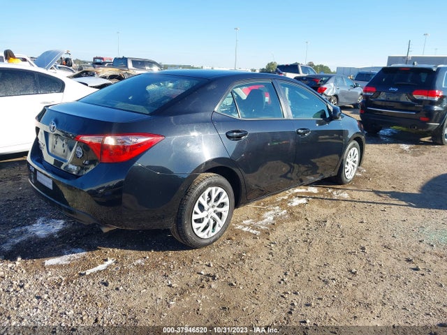 Toyota COROLLA LE 2018 5YFBURHE6JP754741 Image 4