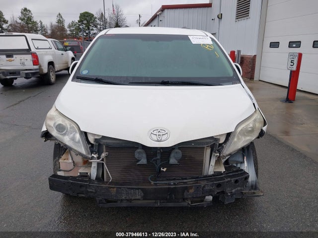 2015 TOYOTA SIENNA LE 8 PASSENGER VIN: 5TDKK3DC6FS562838