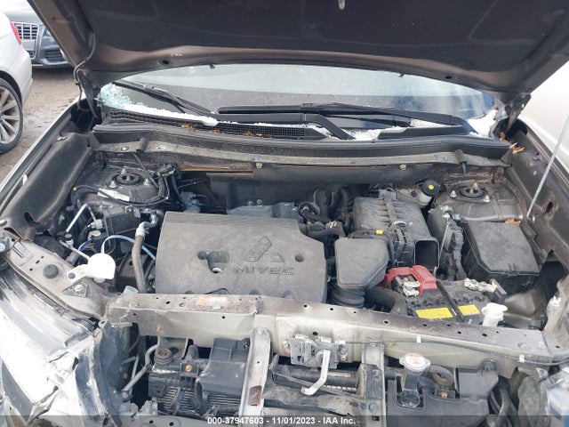 Mitsubishi Outlander Le 2018 JA4AD3A37JZ048721 Image 10