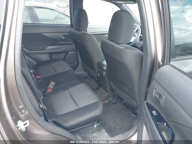 Mitsubishi Outlander Le 2018 JA4AD3A37JZ048721 Image 8