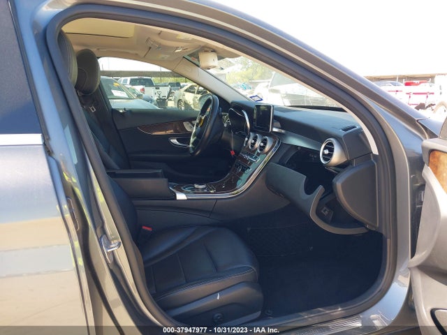 2017 MERCEDES-BENZ C 300 SPORT/LUXURY/ VIN: 55SWF4JB1HU198700