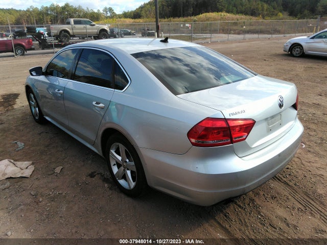 1VWAT7A35FC094782 Volkswagen Passat 1.8t Limited Edition