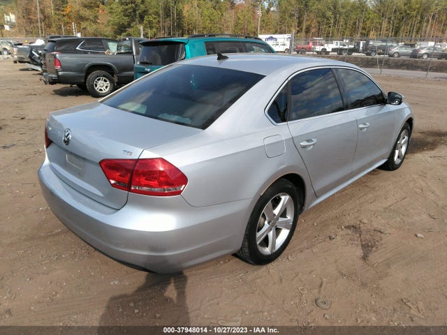 1VWAT7A35FC094782 Volkswagen Passat 1.8t Limited Edition