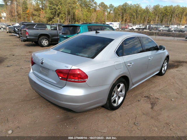 1VWAT7A35FC094782 Volkswagen Passat 1.8t Limited Edition
