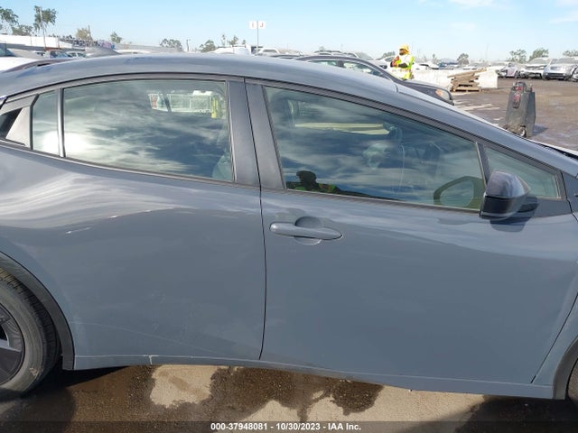 Toyota Prius Le 2023 JTDACAAU6P3000533 Image 14