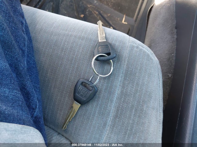 1998 HONDA ACCORD SDN LX VIN: 1HGCG1644WA016294