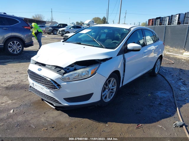 Ford FOCUS SE 2017 1FADP3F20HL316067 Image 2