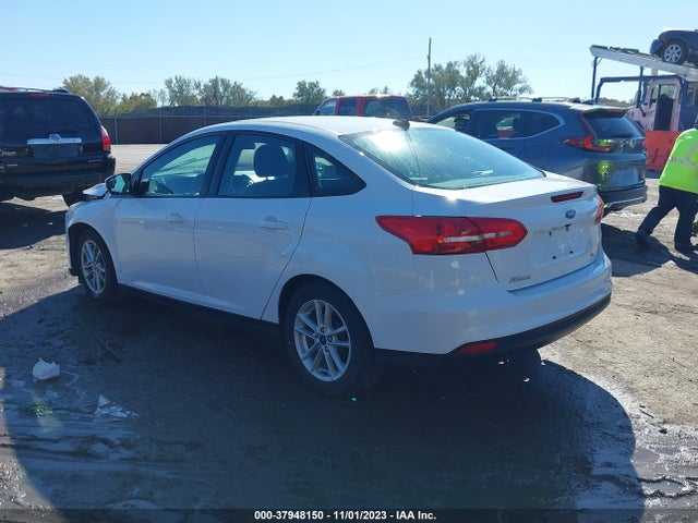 Ford FOCUS SE 2017 1FADP3F20HL316067 Image 3