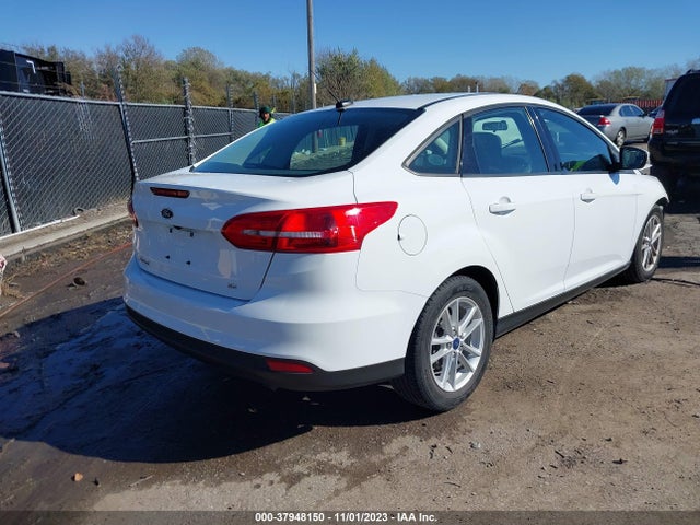 Ford FOCUS SE 2017 1FADP3F20HL316067 Image 4