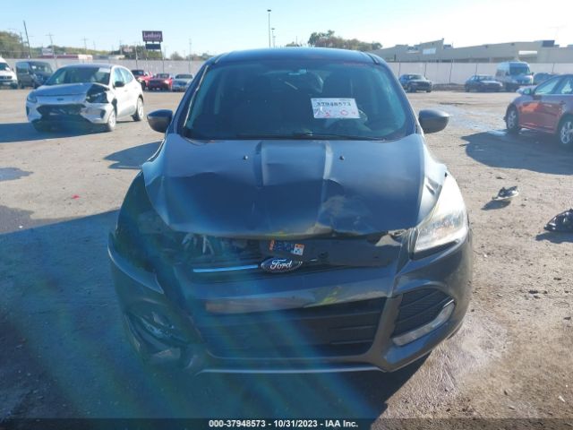 1FMCU9GX0FUB06034 Ford ESCAPE SE