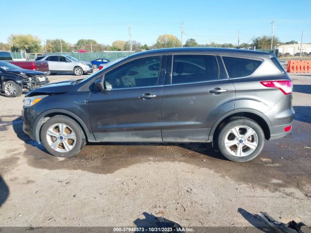 1FMCU9GX0FUB06034 Ford ESCAPE SE