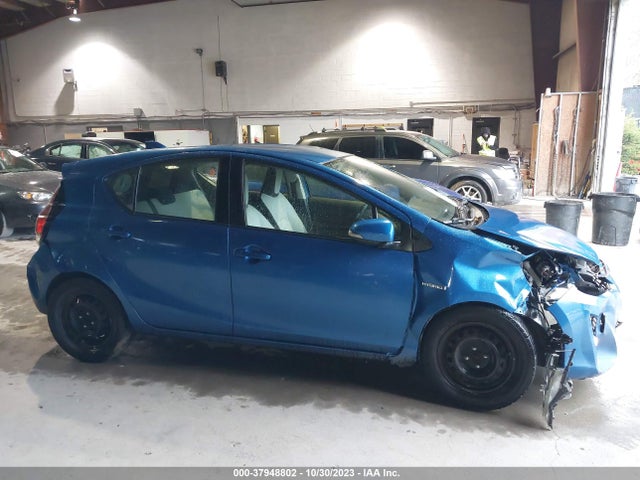 Toyota Prius C One/two/three/four 2016 JTDKDTB33G1123480 Image 13