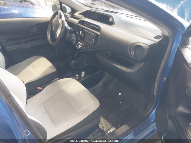 Toyota Prius C One/two/three/four 2016 JTDKDTB33G1123480 Image 5