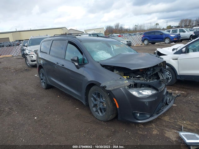 Chrysler Pacifica Touring L 2018 2C4RC1BG5JR332733 Image 1