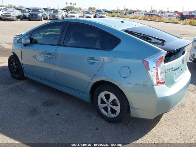 Toyota Prius Two 2015 JTDKN3DU4F1949868 Image 3