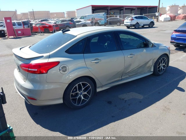 2015 FORD FOCUS SE VIN: 1FADP3F29FL380573