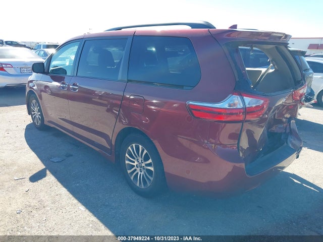 2019 TOYOTA SIENNA XLE PREMIUM 8 PASSENGER VIN: 5TDYZ3DC3KS997574