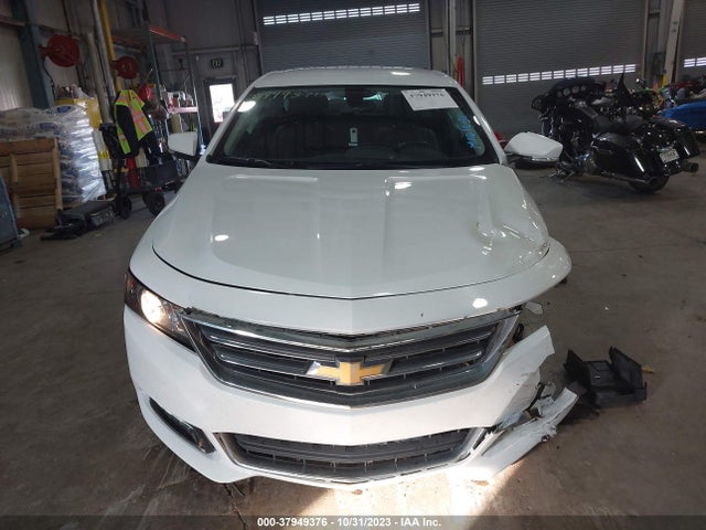 Chevrolet IMPALA 1LT 2018 2G1105S39J9170155 Image 13