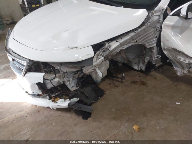 Chevrolet IMPALA 1LT 2018 2G1105S39J9170155 Image 6