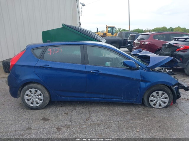 37949729 :رقم المزاد ، KMHCT5AE1FU204511 vin ، 2015 Hyundai Accent Gs مزاد بيع