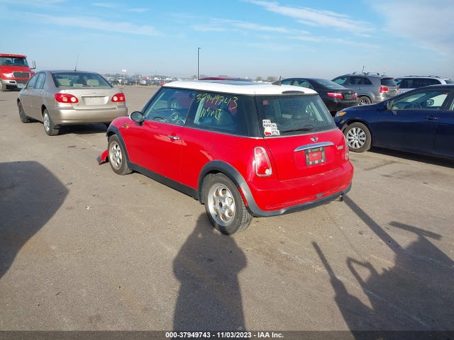 2005 MINI COOPER WMWRC33495TJ64171 Photo 2