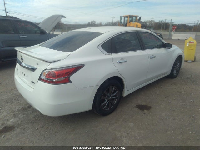 Nissan Altima 2.5 S 2015 1N4AL3AP4FC460428 Image 4