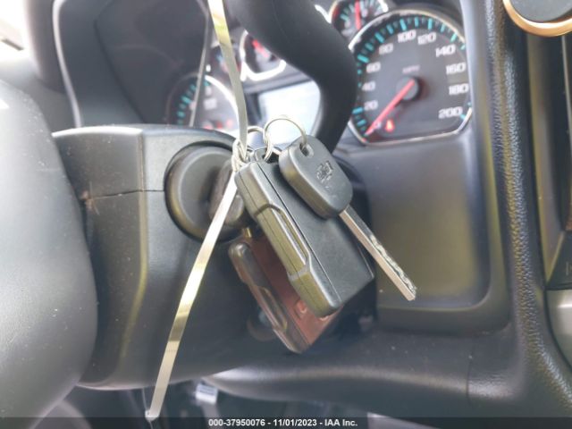 1GCVKREC0HZ153864 Chevrolet Silverado 1500 1lt/2lt