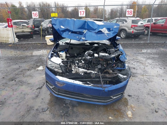 1VWAS7A30GC010615 Volkswagen Passat 1.8t S