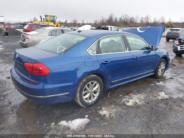 1VWAS7A30GC010615 Volkswagen Passat 1.8t S