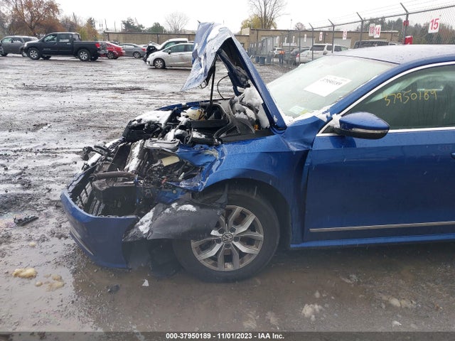 1VWAS7A30GC010615 Volkswagen Passat 1.8t S