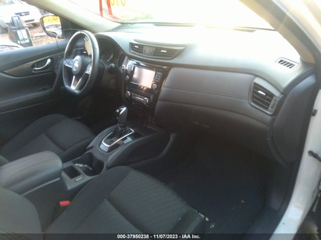 2017 NISSAN ROGUE SV VIN: KNMAT2MV9HP591798