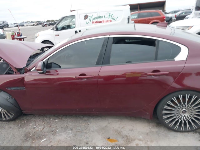 Jaguar Xe 25t 2017 SAJAR4BG1HA963461 Image 15