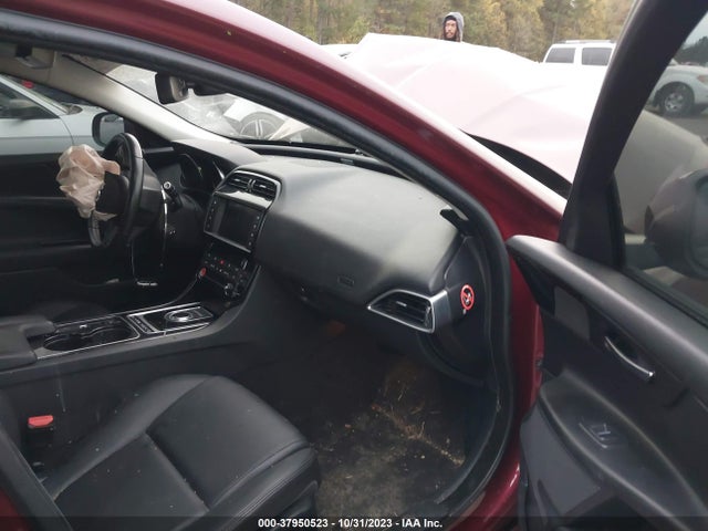 2017 JAGUAR XE SAJAR4BG1HA963461 Photo 4