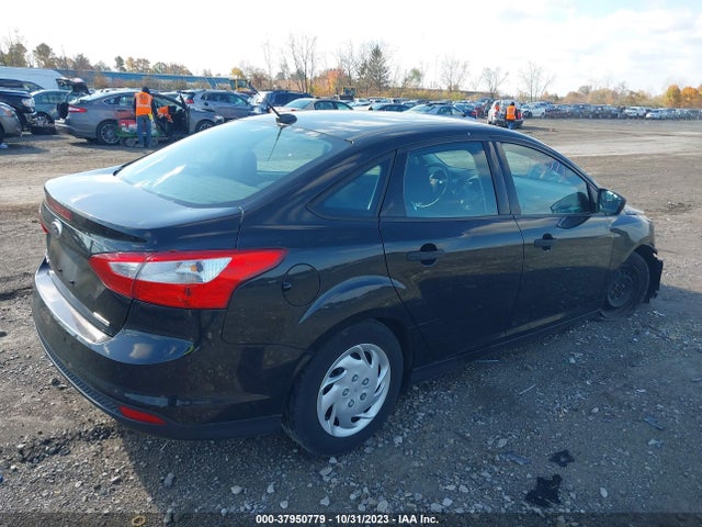 Ford FOCUS S 2014 1FADP3E25EL142798 Image 4