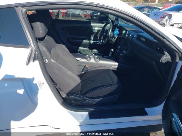 1FA6P8AM5G5325624 Ford Mustang V6