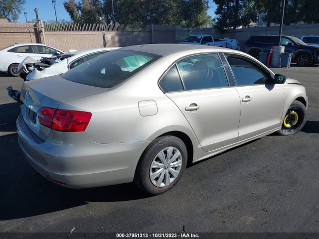 3VW2K7AJ4EM243184 Volkswagen Jetta Sedan S