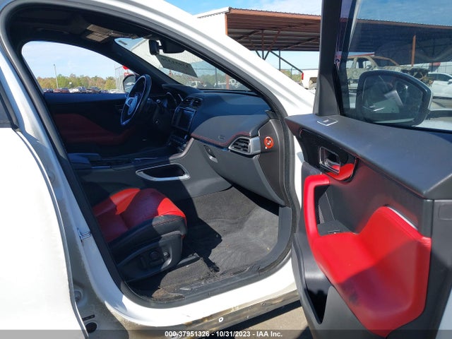 2017 JAGUAR F-PACE SADCL2BV4HA061676 Photo 4