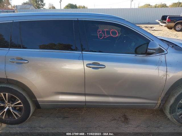 Toyota Highlander Xle V6 2016 5TDKKRFH4GS502456 Image 12