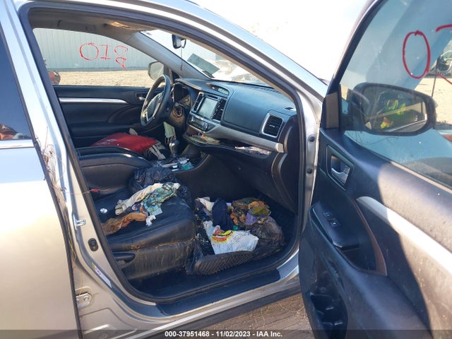 Toyota Highlander Xle V6 2016 5TDKKRFH4GS502456 Image 5