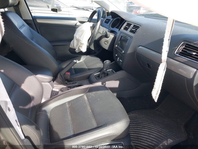 3VWDB7AJ5HM377084 Volkswagen Jetta 1.4t Se