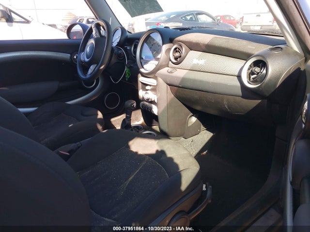 2009 MINI COOPER HARDTOP WMWMF73559TW88019 Photo 4